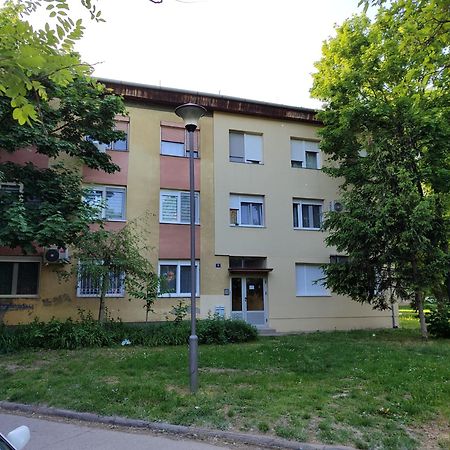 Apartman Studio Blue Subotica Buitenkant foto